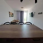 Beachfront Neves דירה מרינה