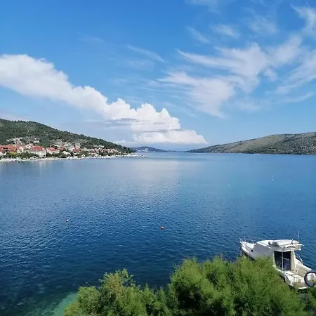 Beachfront Neves Apartman Marina