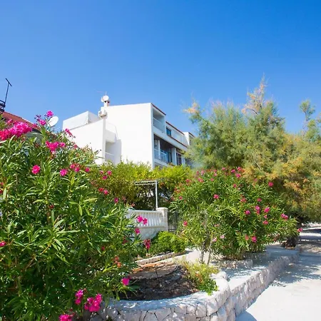 Beachfront Neves מרינה