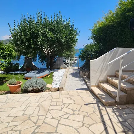 Beachfront Neves Апартаменты Марина