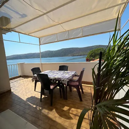 Beachfront Neves Apartment