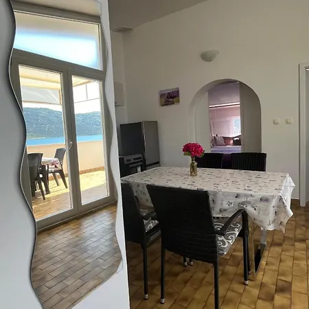 Apartment Beachfront Neves Marina