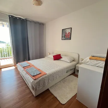 Beachfront Neves *