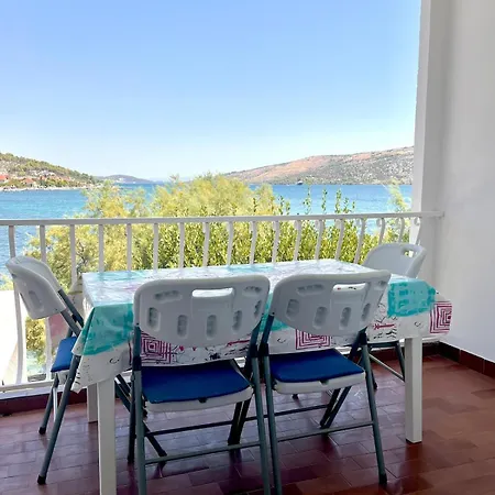 Beachfront Neves * Marina