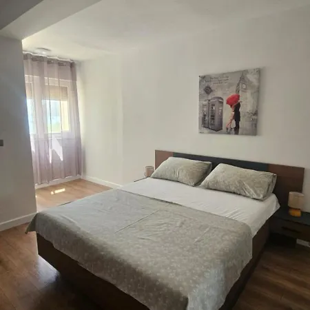 Beachfront Neves דירה מרינה