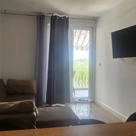 Beachfront Neves * מרינה