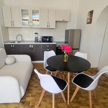 Beachfront Neves מרינה