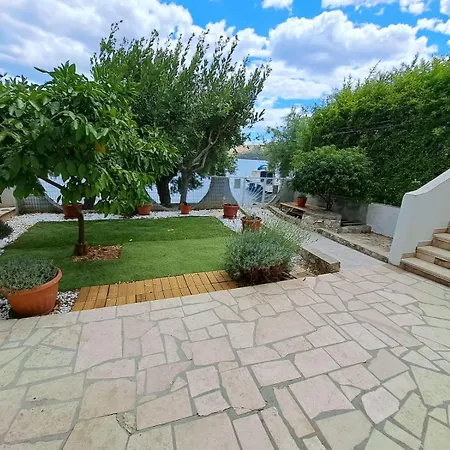 Beachfront Neves * Marina