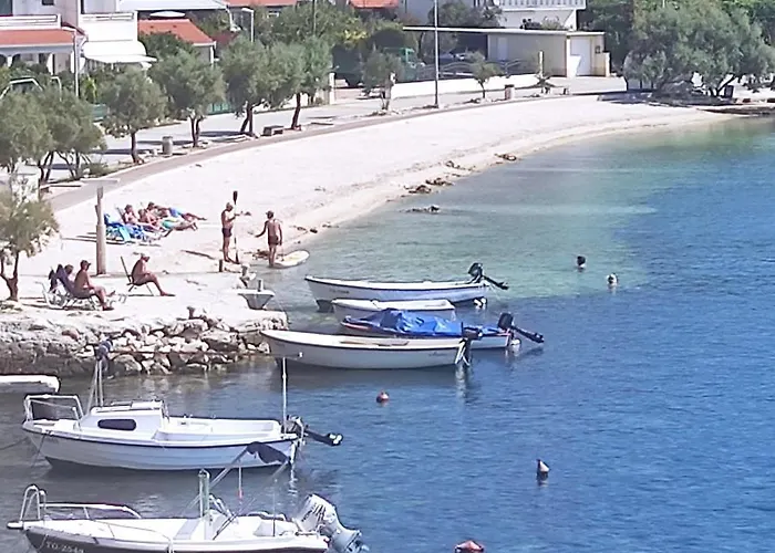 Beachfront Neves *