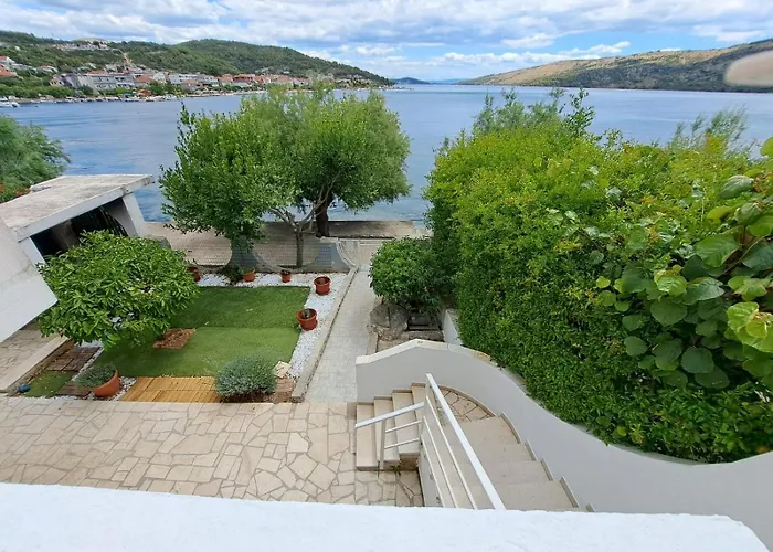 Beachfront Neves Apartment